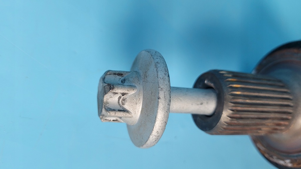 Mercedes eqa 250 21r приводной вал правая  перед a2433301400 Оригинал