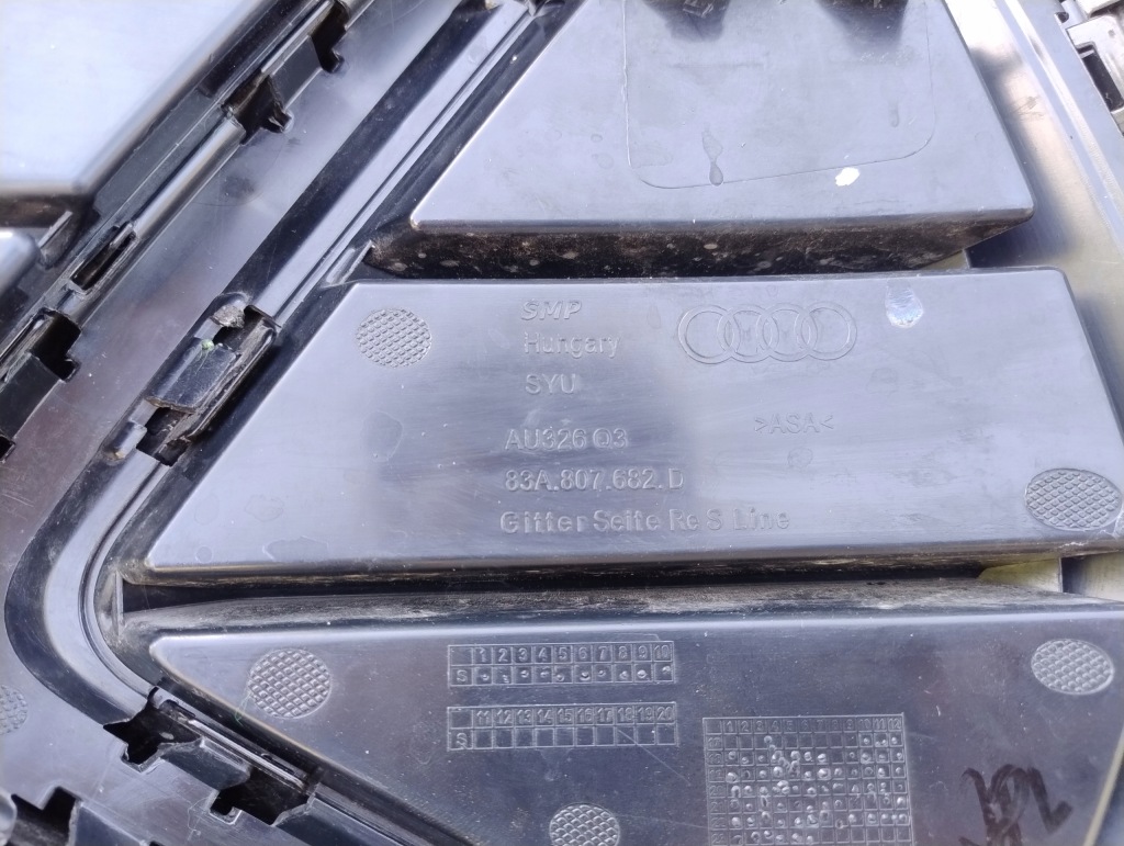 Audi q3 2 s line 83a 2018- правая  уголок бампера бампер решётка перед Киев