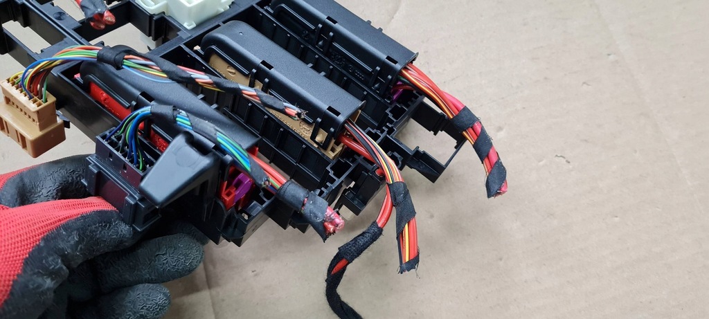 фото №10, Q5 80a sq5 коробка предохранителей 80a971845