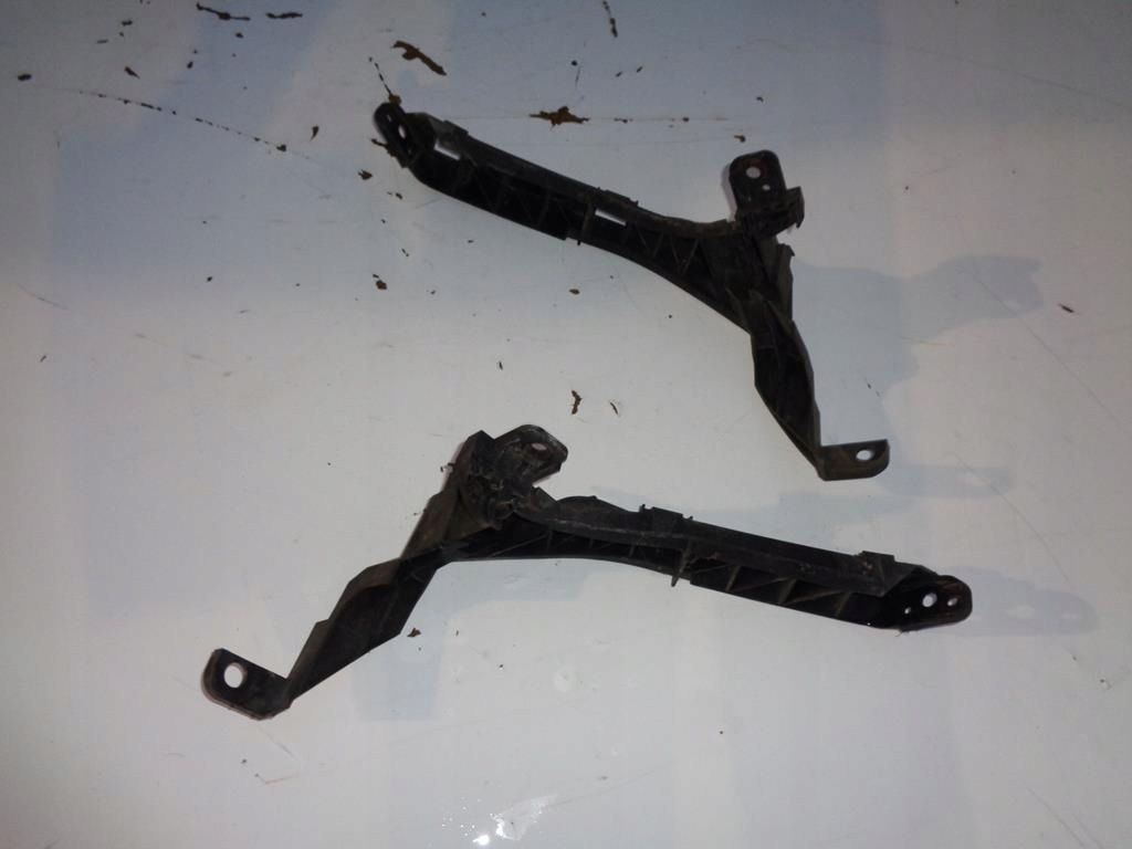 Купити Кронштейн  ліхтарі  правий перед honda crv 3 3