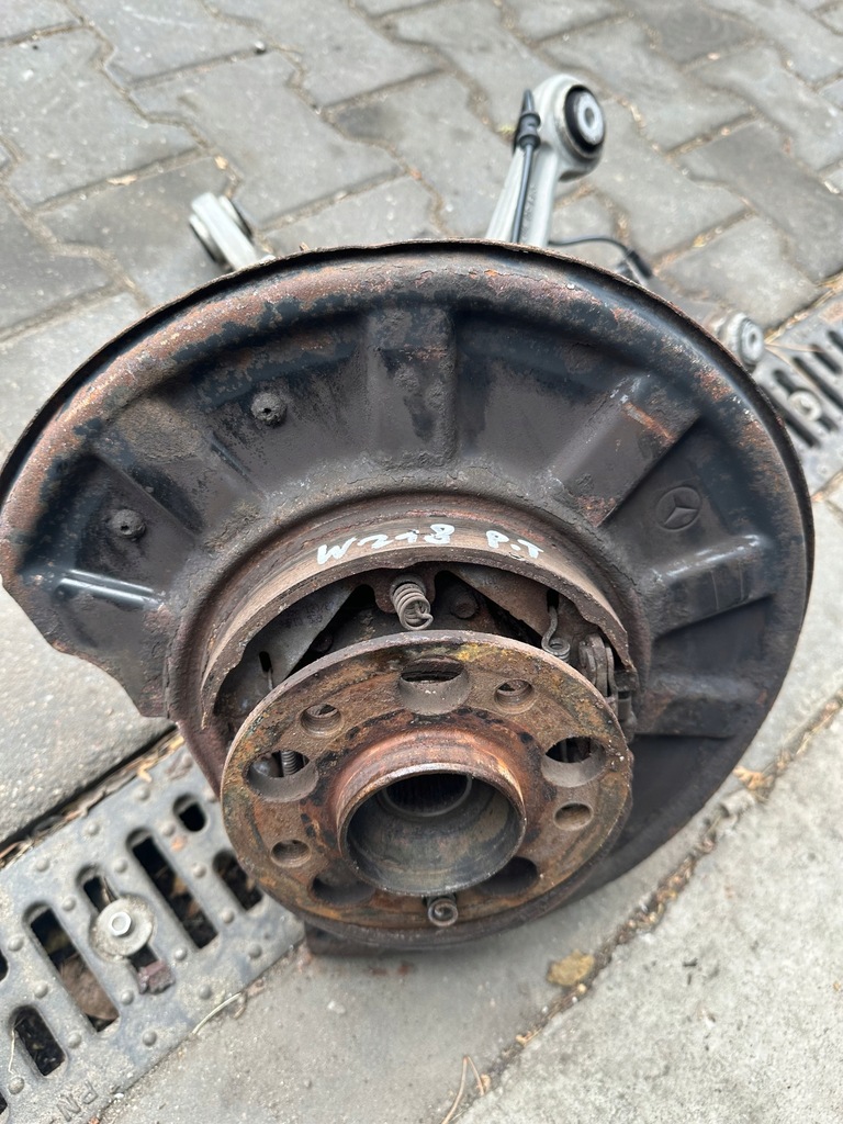 фото №9, Поворотний кулак правий задня, права задня, важелі mercedes cls w218 350cdi v6