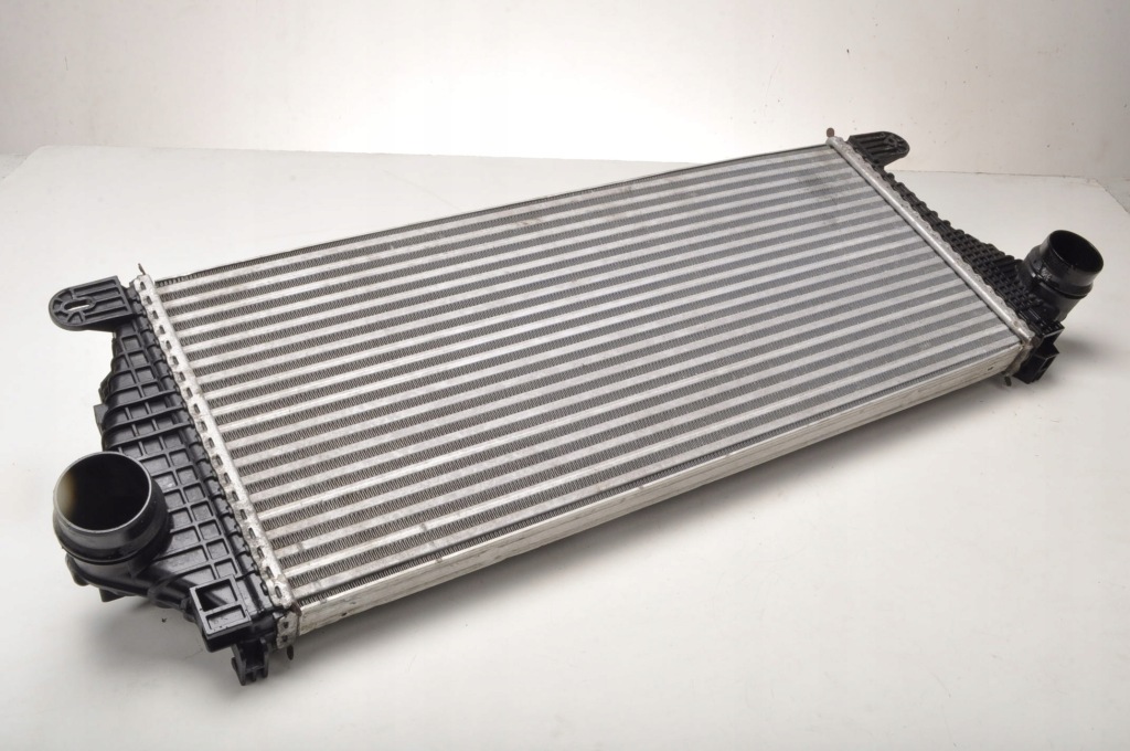 Купити Insignia 2 b 1.5 радіатор інтеркулер 84208076