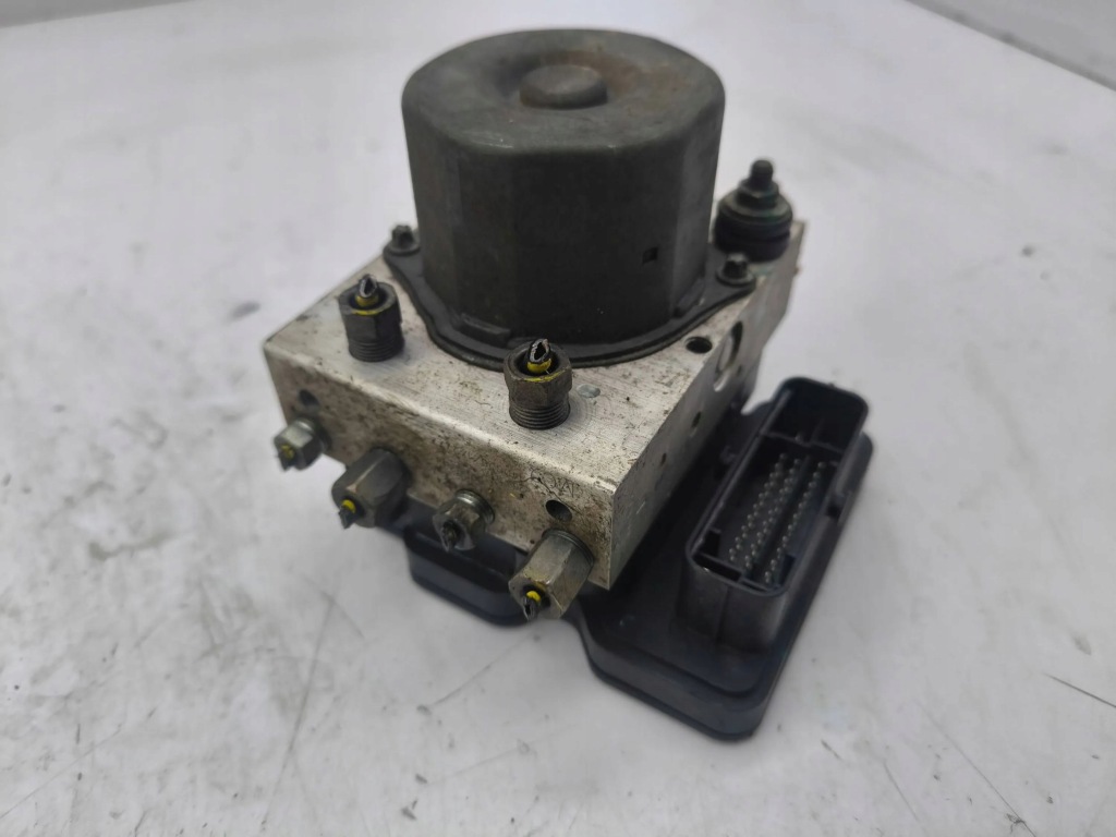 Купити Tesla model s 2014 насос abs