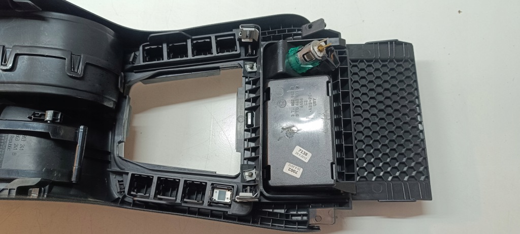 Skoda superb ii 2008- туннель средний салона 3t0863241d оригинал полный с Разборки