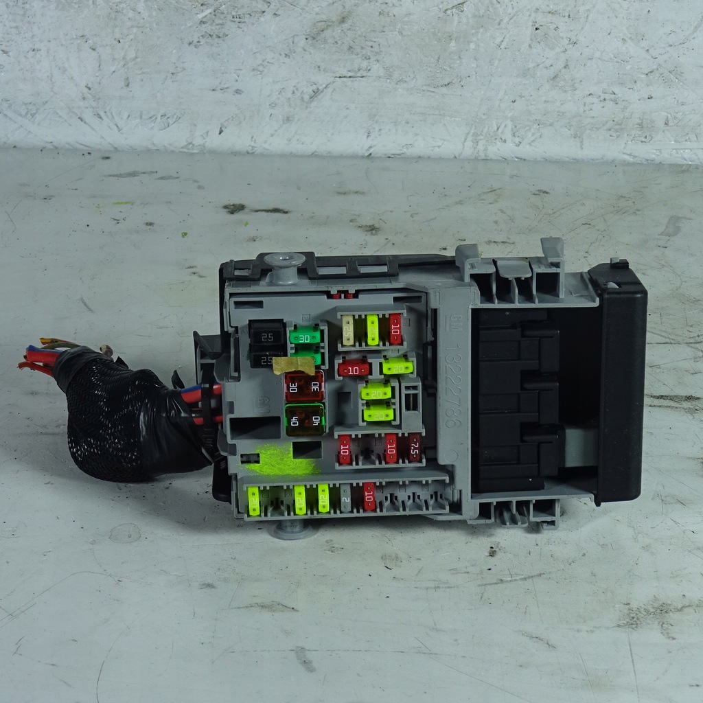 фото №1, Opel insignia a коробка предохранителей 13222786