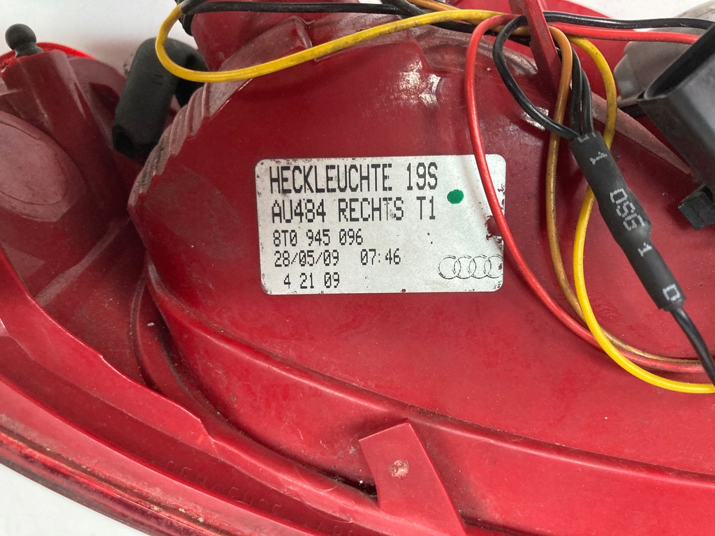 фото №15, Лампа правая задняя audi a5 8t0