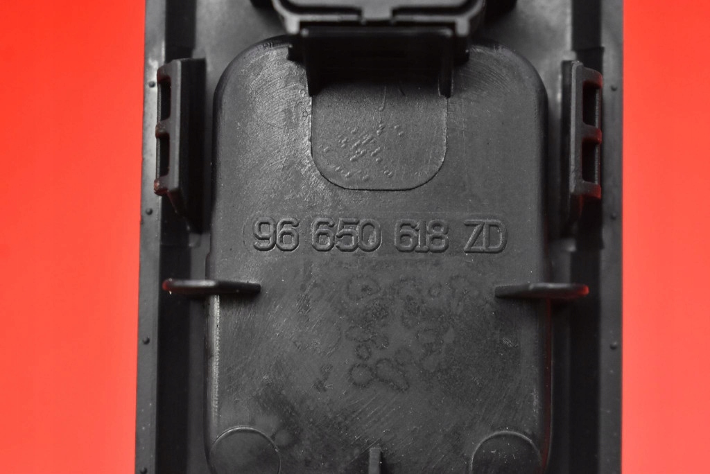 фото №8, Выключатель подъёма стекло правый перед 96662297xt peugeot 3008 1 i 10-13