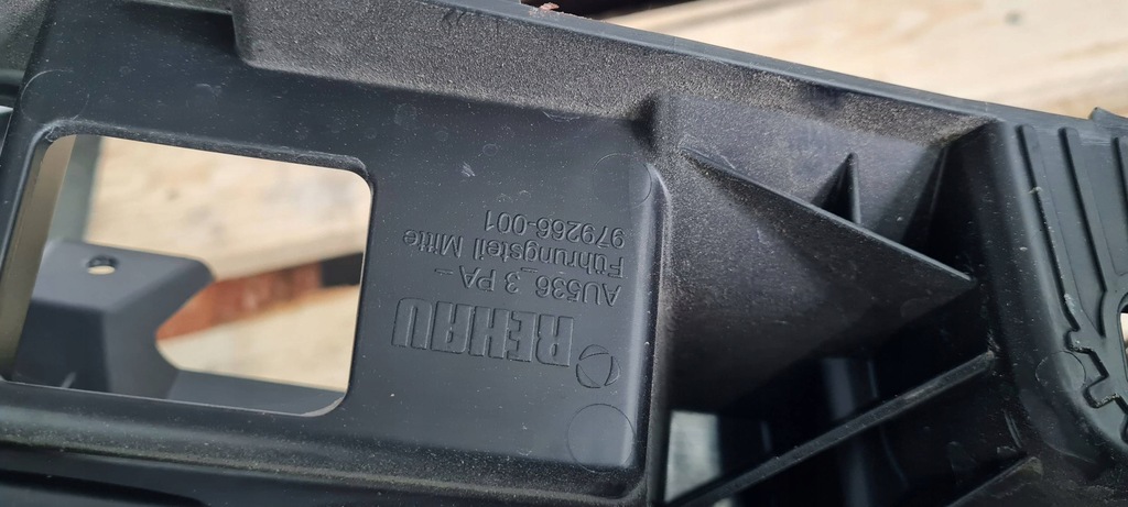 фото №12, Sq8 q8 кронштейн направляющая кронштейн бампера задняя sline 24r 4m6807458b