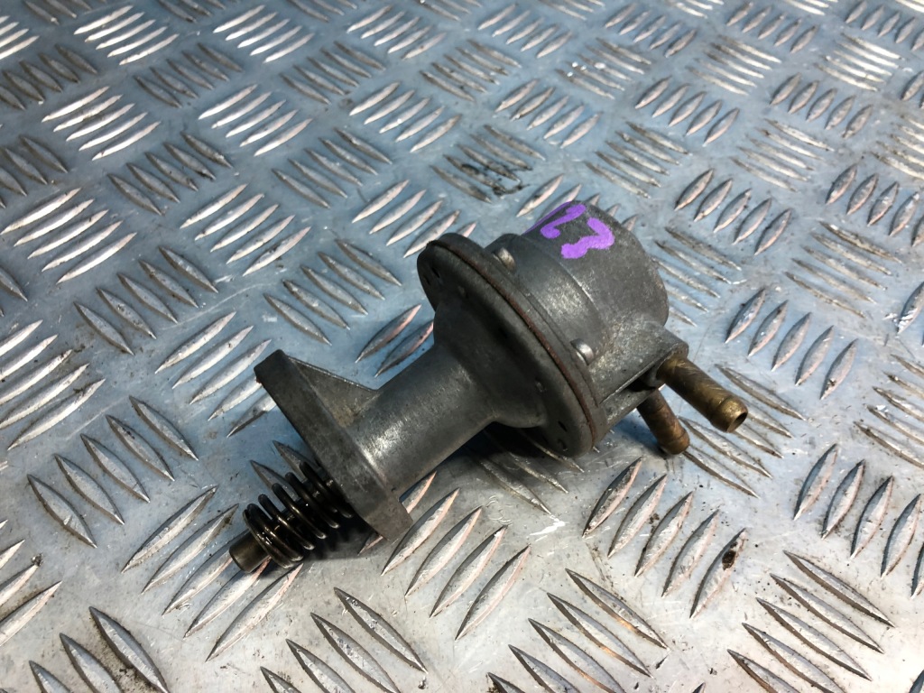 фото №1, Mercedes w123 2,3 бензин m115 механічний насос пального