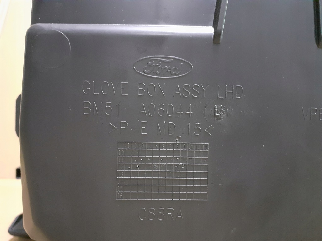 фото №10, Ford focus mk3 10- r. бардачок пасажира europa