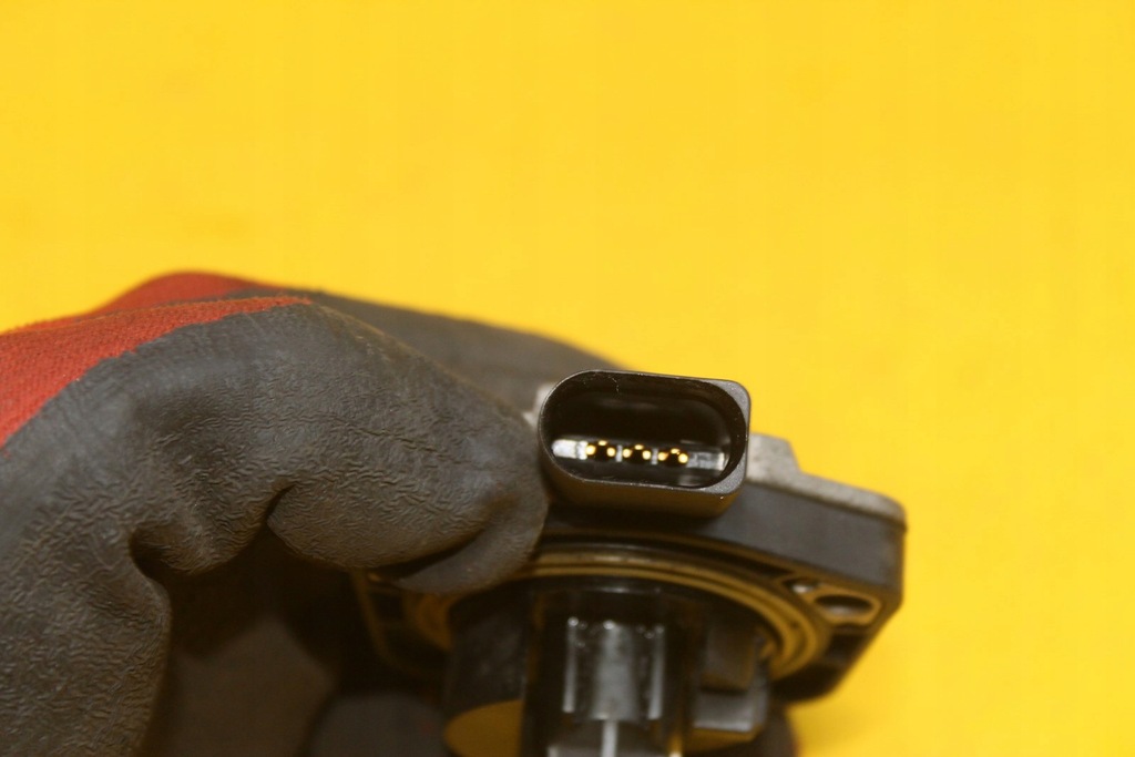 фото №5, Датчик рівня оливи a6 c6 3.2 fsi 06e907660