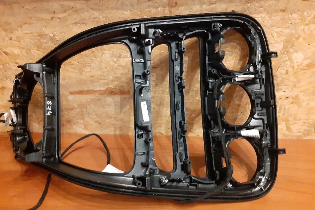 фото №9, Рамка средняя приборная панель mercedes-benz c w205 a2056803208 2015