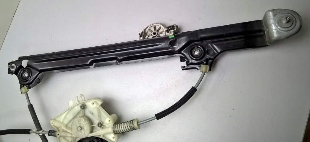 Maserati levante gts modena s подъемник стекло дверь левый задний  оригинальный номер 670176159 Доставка