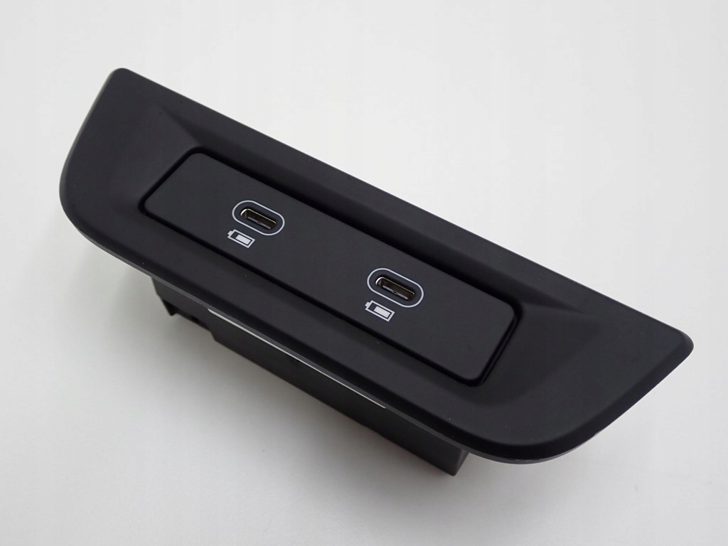 фото №1, Разъём port usb защита europa porsche taycan 21r
