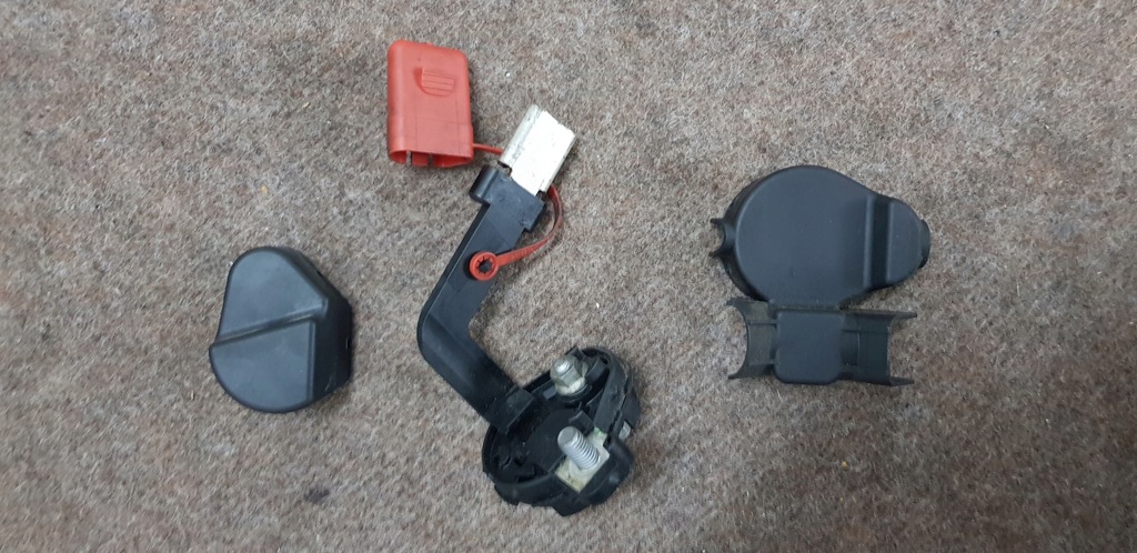 фото №1, Клемма plus wyprowadzenie bmw e81 e90 заглушки kpl