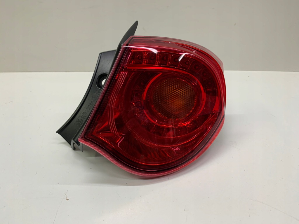 фото №1, Alfa romeo giulietta лампа правый задняя 0050513612