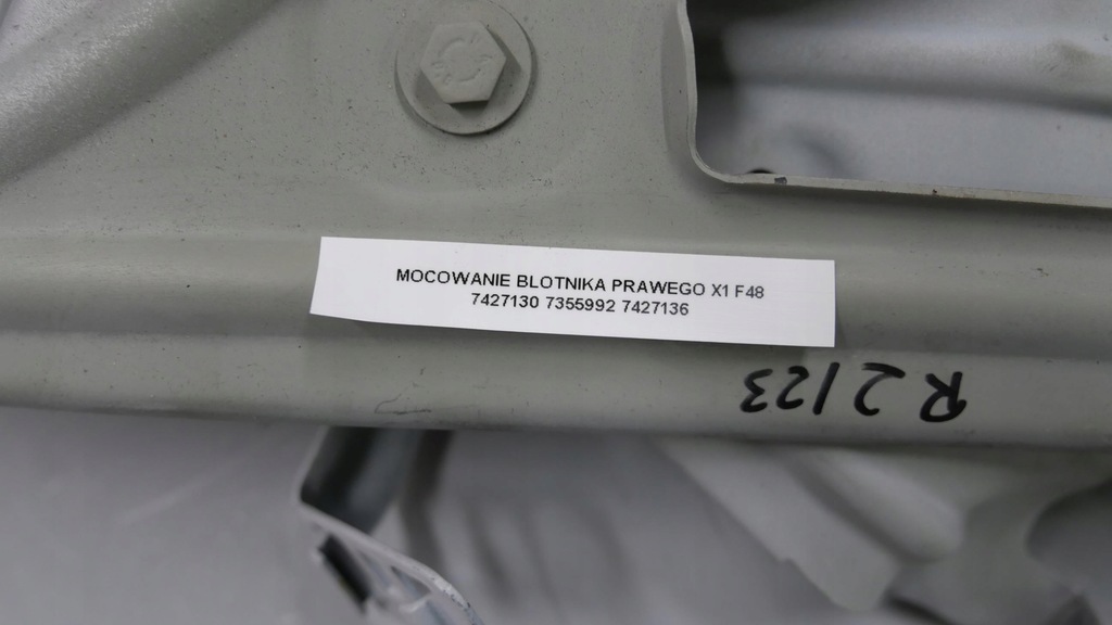 фото №9, Bmw x1 f48 кронштейн крила правого 7427130 7355992 7427136