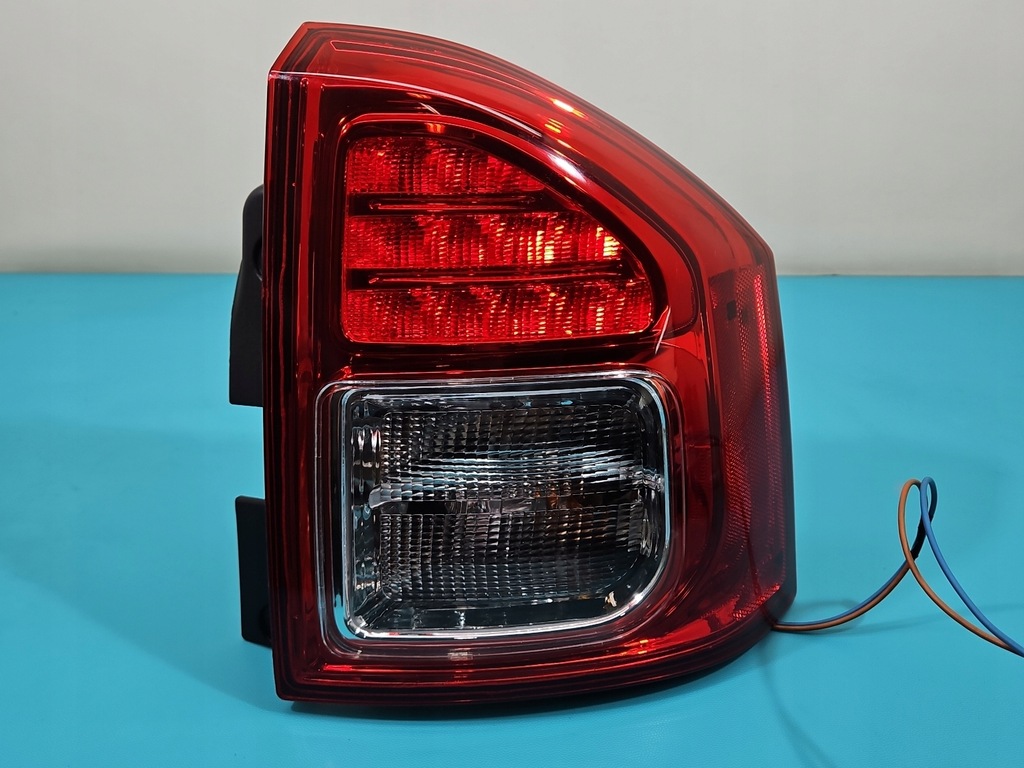 фото №1, Лампа задня права jeep compass i 06-