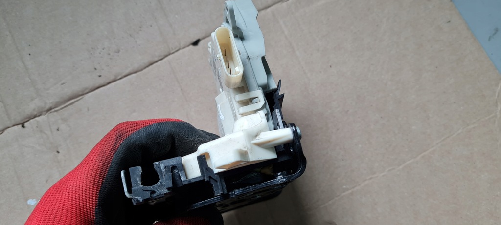 фото №5, S3 8v sedan a3 замок дверь правый задняя 8k0839016 5 pin a4 b8 a5