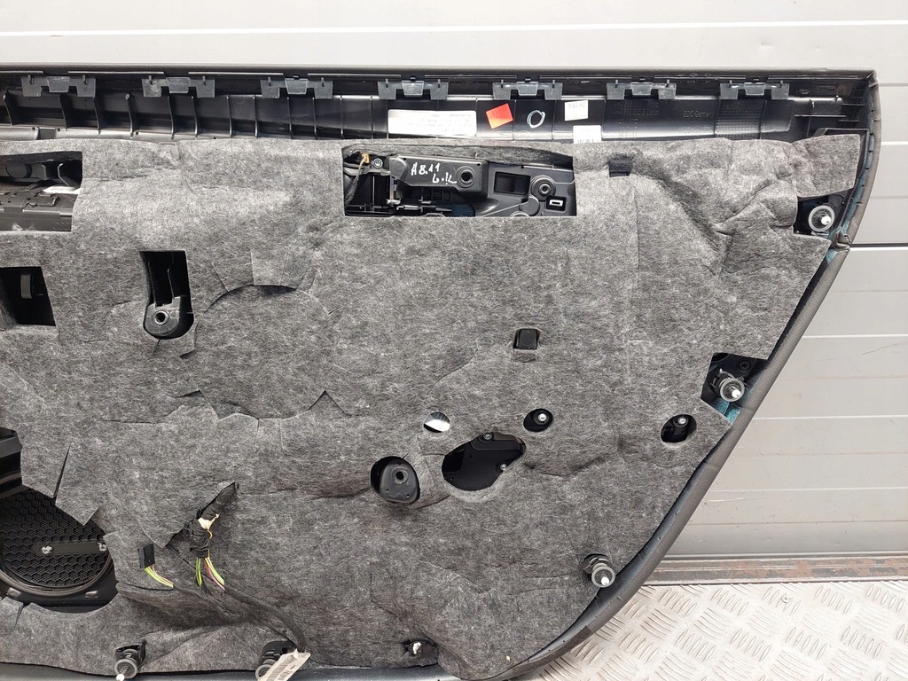 фото №10, Audi a8 s8 d4 4h 4h4867317 задняя сторона левая обшивка