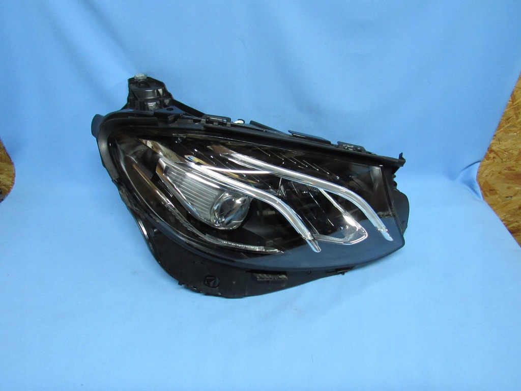 фото №1, Правая mercedes w213 performance przed liftem идеальное состояние euro