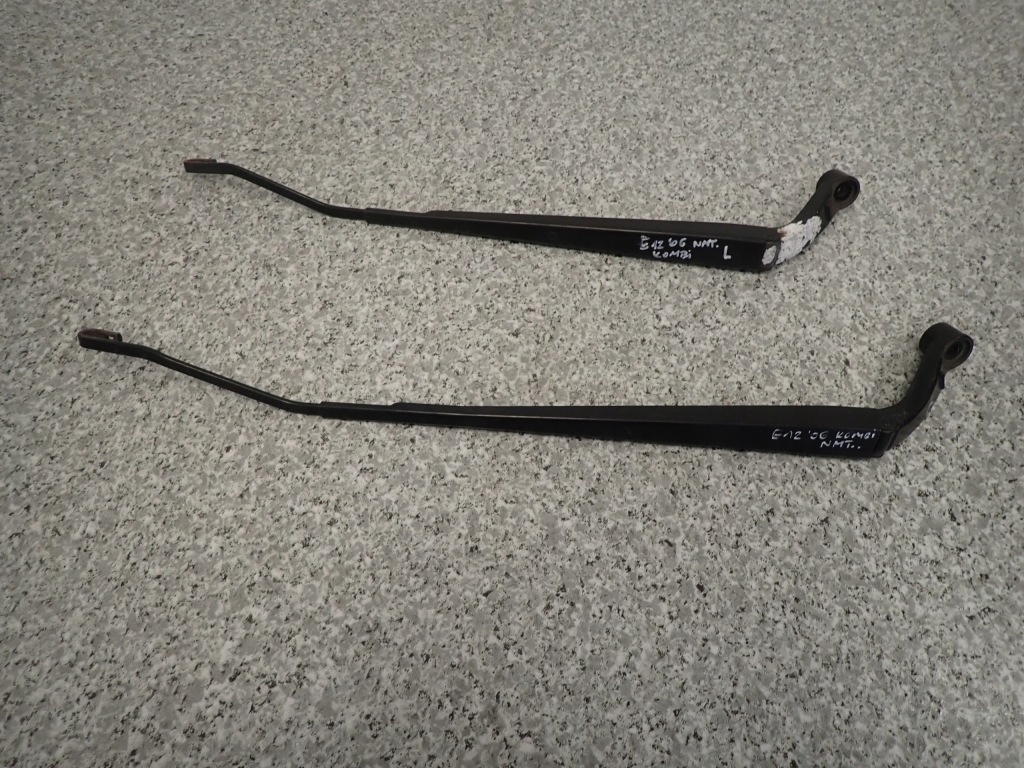 фото №1, Toyota corolla e12 02- рычаг wyceiraczki передние левая lub правое