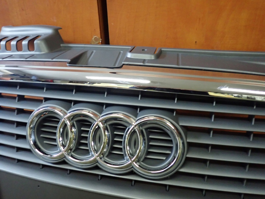 фото №6, Audi a4 b7 решётка радиатора средняя решётка радиатора хром