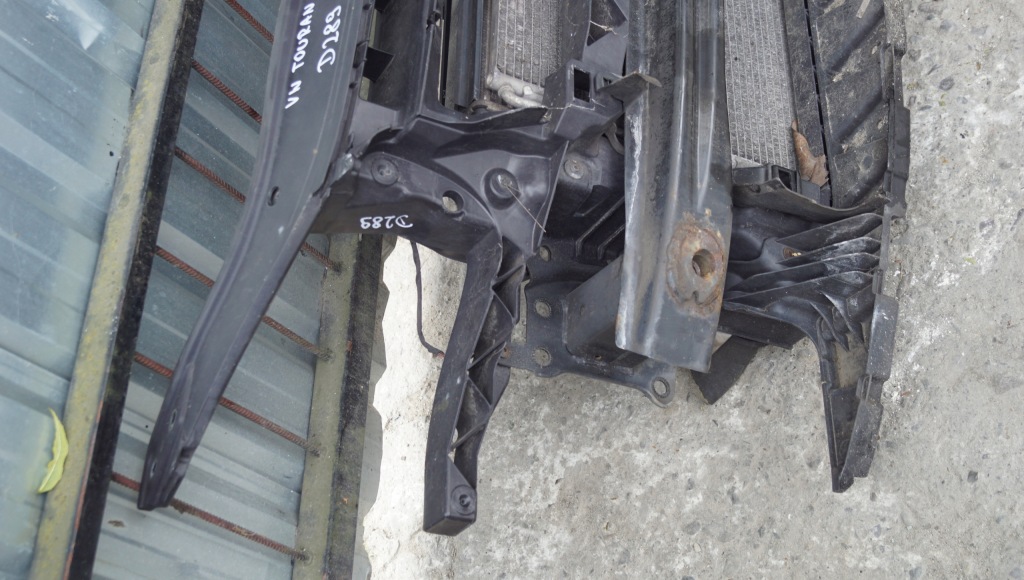 Pas передний радиатор vw touran i lift 1.9 tdi Цена