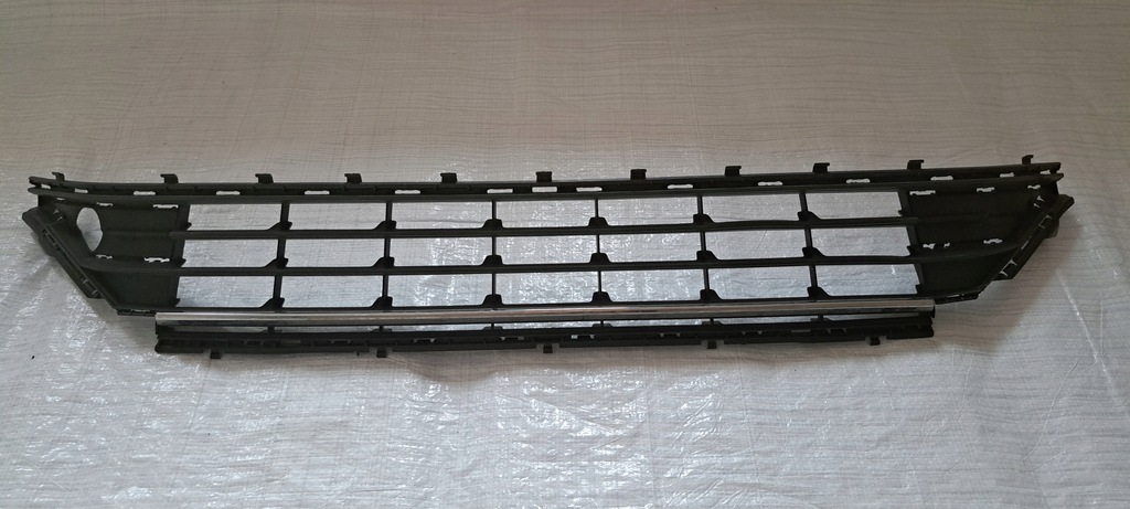 фото №15, Средняя решётка бампера vw golf vii lift 5g0853677l