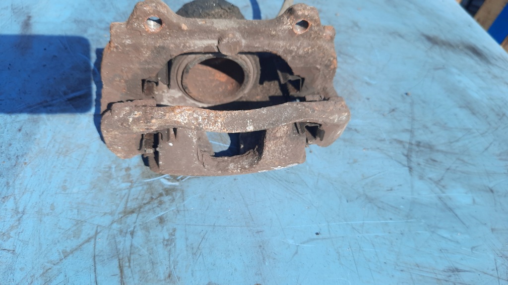 фото №4, Суппорт тормоза перед правый fiat stilo 1.4b