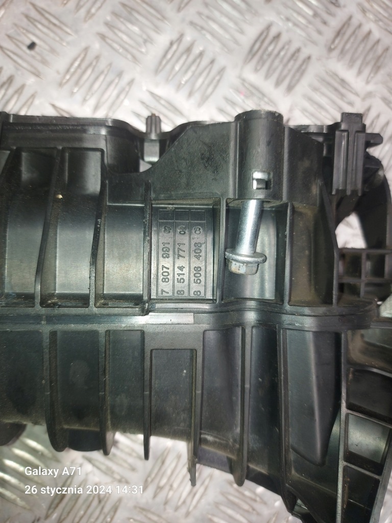 Bmw f10 f15 f25 колектор впускний  7807991 7514771 8506406 Зі Шроту