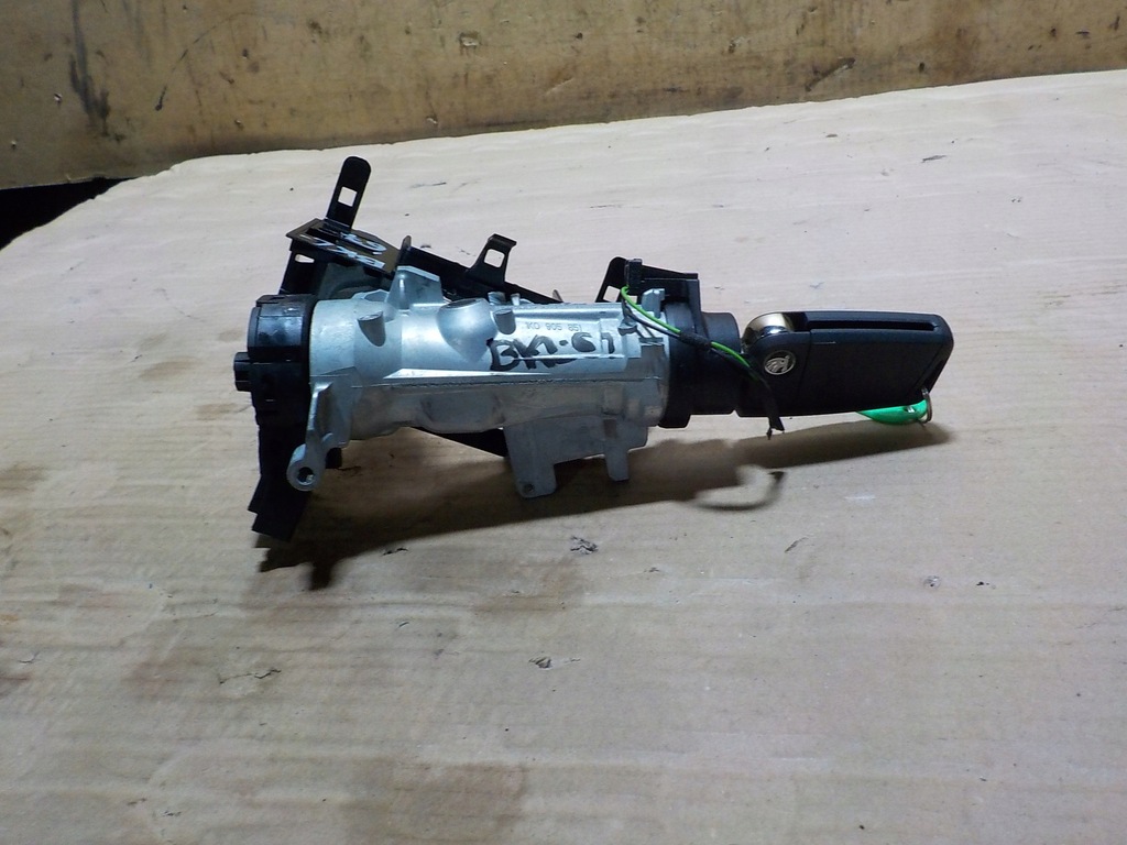 фото №7, Замок зажигания с ключ kombi skoda fabia iii