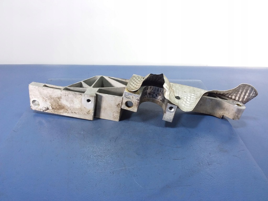 фото №5, Panamera i 970 4.8 кронштейн подрамник перед левый