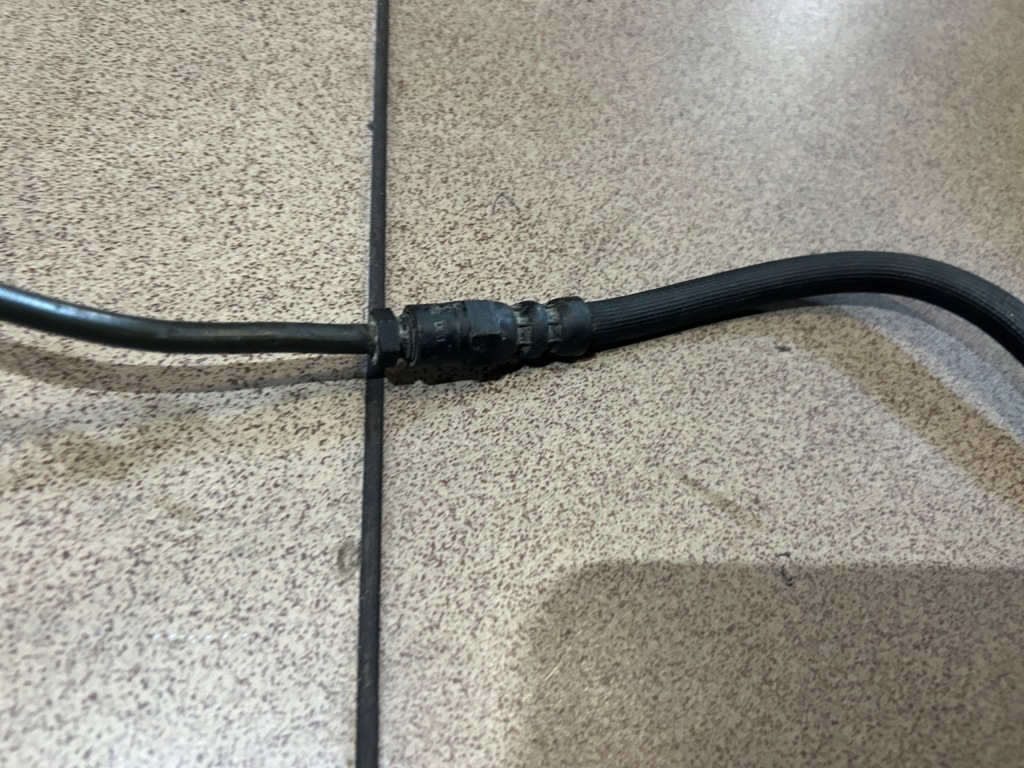 фото №4, Шланг трубка циліндр зчеплення audi a4 b6 quattro