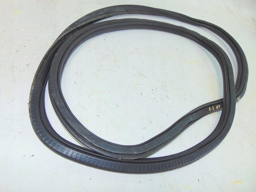 фото №5, Audi a3 ii 8p 3d 04r прокладка кришки багажника