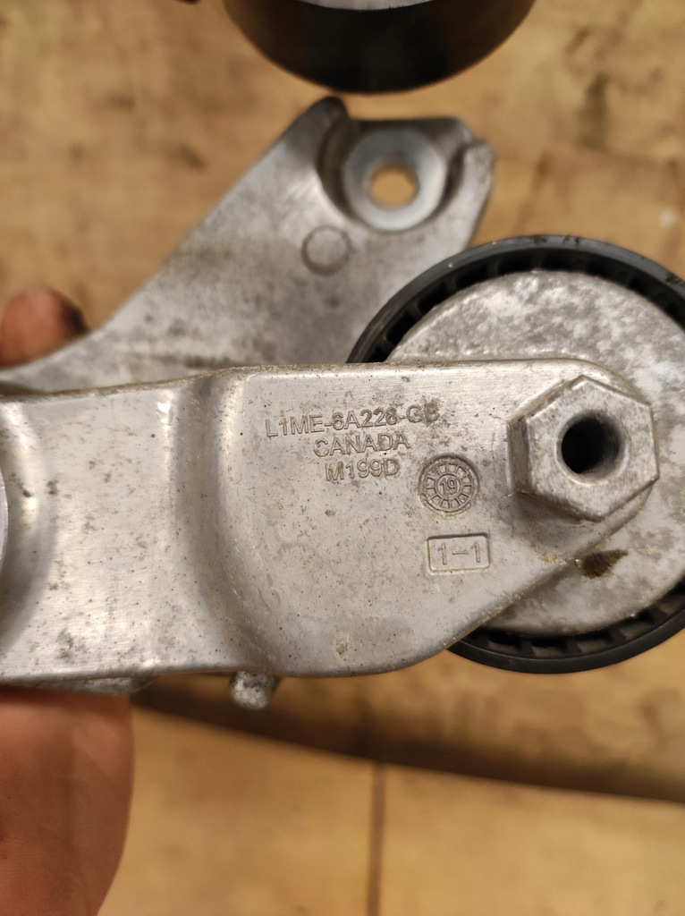 фото №7, Натяжитель ремень клиновой генератора explorer vi 6 3.0 hybrid