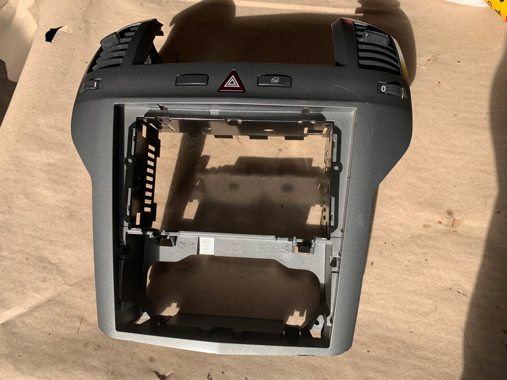 фото №4, Zafira b выключатель света аварийных панель рамка радио 13100105xf