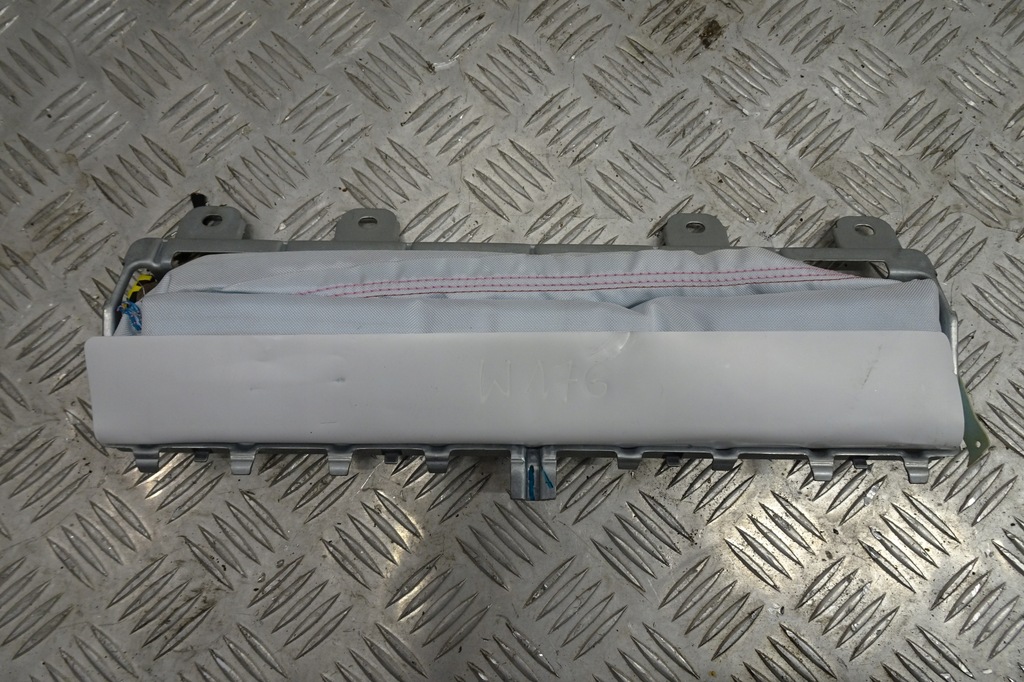 фото №1, Mercedes w176 подушка коленная