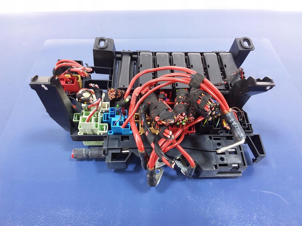 фото №4, Audi a8 d4 коробка предохранителей задняя 4h0907101h