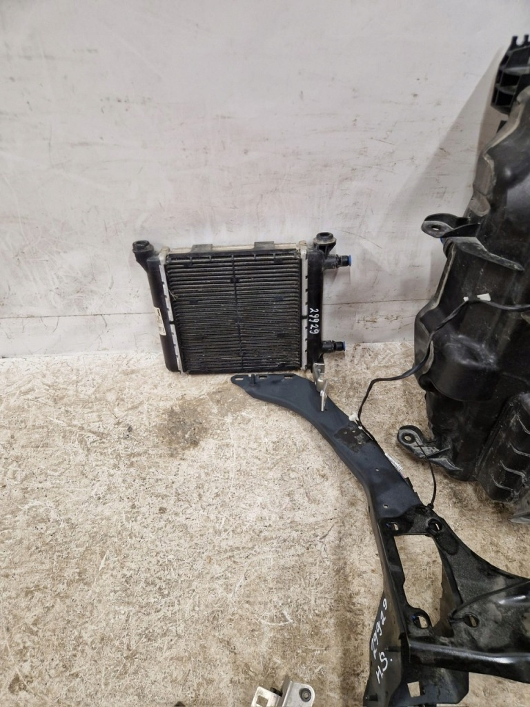 Ремінь передній підсилювач шторка bmw x1 f48 радіатор lci рестайлінг  гібрид 1.5b Ціна