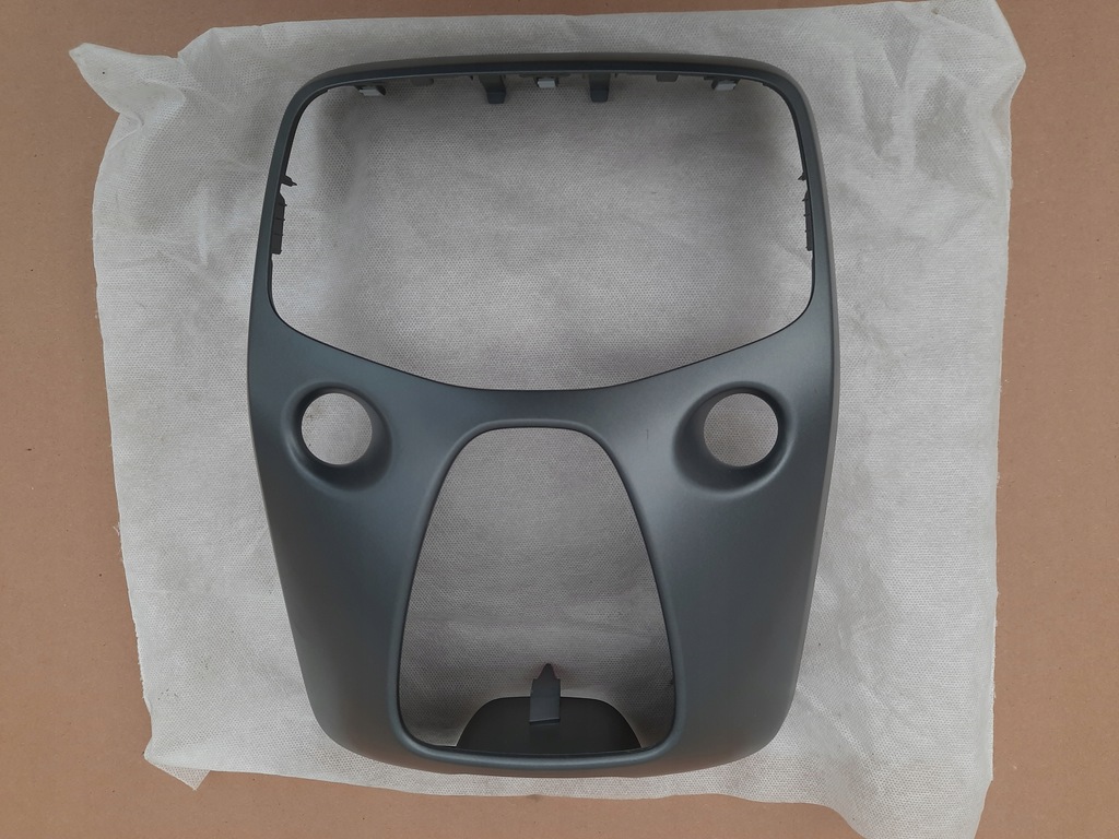 фото №1, Toyota aygo ii 108 c1 панель средний консоли рамка