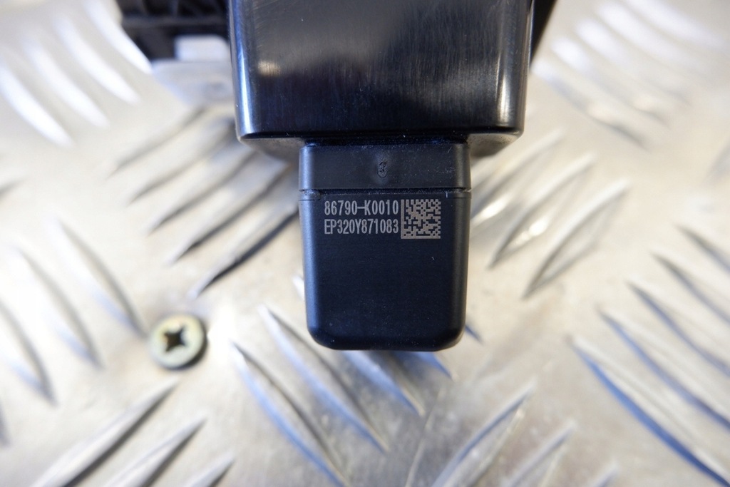 фото №8, Камера крышки багажника toyota yaris _p21_ 86790k0010 1.5l hybrid 85kw