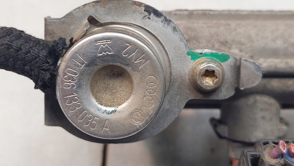 фото №7, Молдинг впрыскная vw bora 1.4 16v 036133319aa