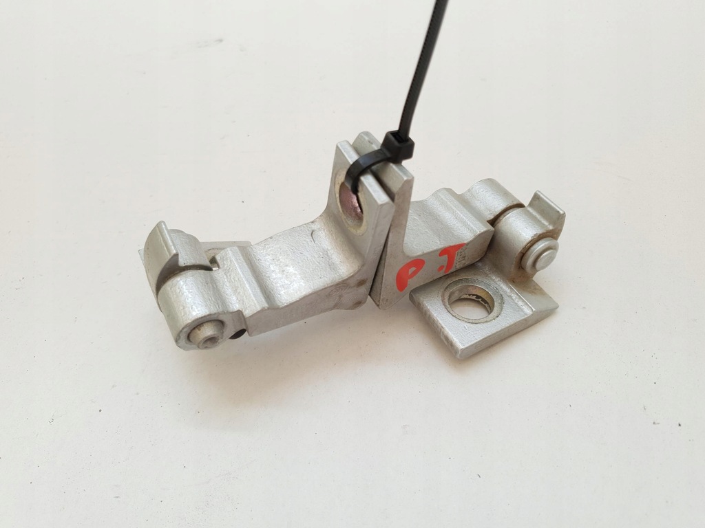 фото №1, Петля дверь правый задняя skoda scala