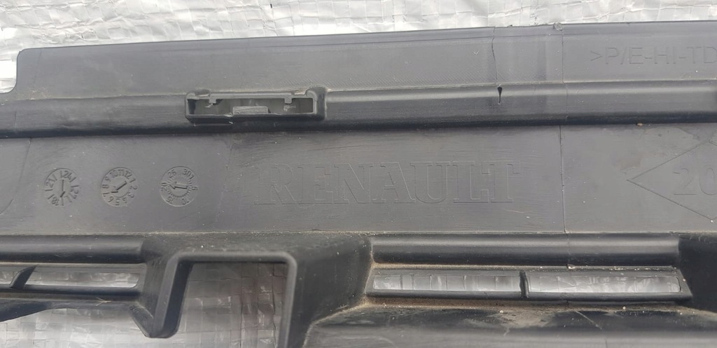 фото №8, Renault captur ii 2 19- решётка средняя перед передняя dół спойлер
