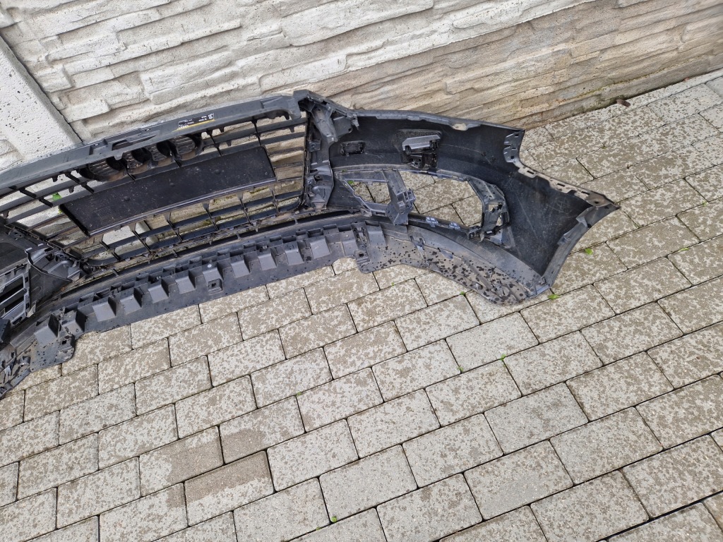 Бампер audi a3 8v5 sedan 2012 - в Україні