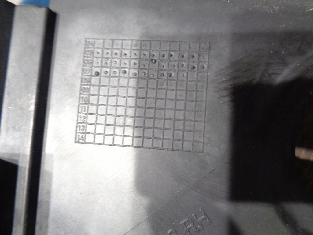 фото №8, Пластик дворник передних жабо правое 13167228 opel zafira b 05-12r