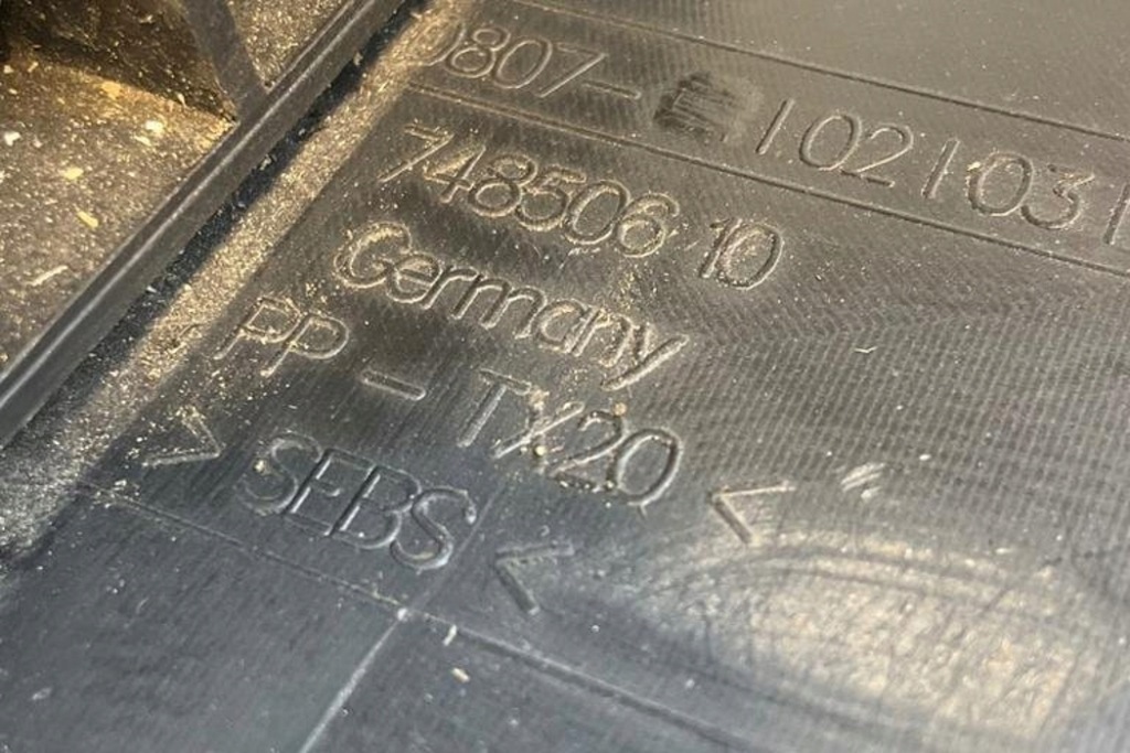 Радиатор масла bmw 5 e60 748506 3.0l бензиновый 2009 с Разборки