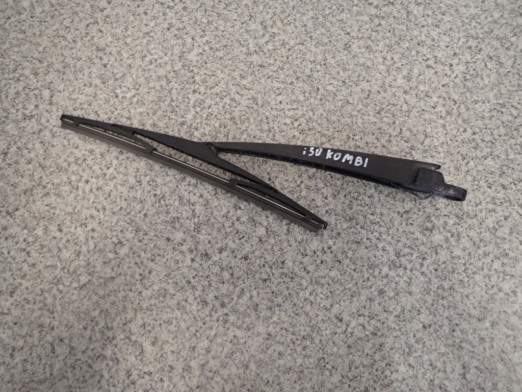 фото №1, Hyundai i30 i 07-12 рычаг дворники задняя kombi