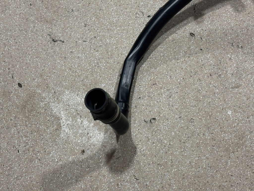 Заливная горловина топлива bmw m5 f90 8092327 Цена